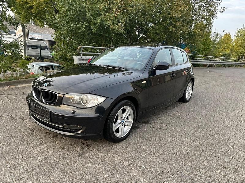 Schwarz Gebraucht 2010 BMW 120 M Sport Kleinwagen | 4.500 € (Guter Preis) - Bild 1/4