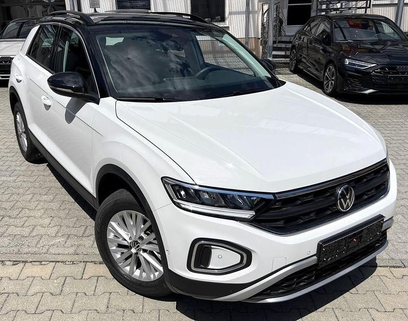 Weiß Gebraucht 2024 VW T-Roc Life SUV | 28.798 € (Fairer Preis) - Bild 1/4