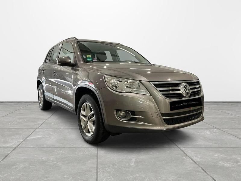 Grau Gebraucht 2011 VW Tiguan SUV | 8.999 € (Fairer Preis) - Bild 1/3