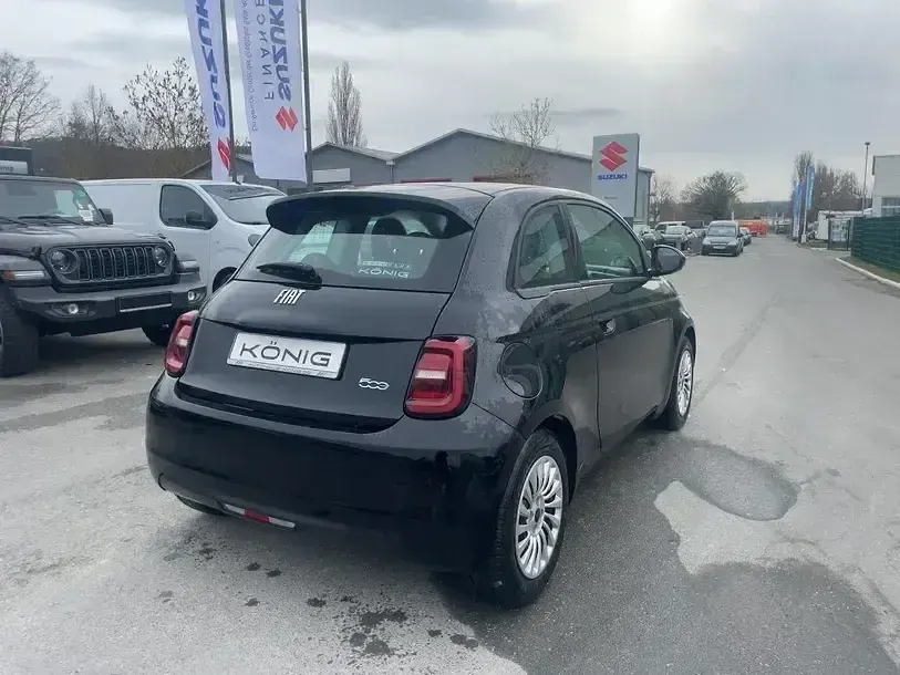 Gebraucht Fiat 500e 86 kW (118 PS) 2023 Schwarz Limousine