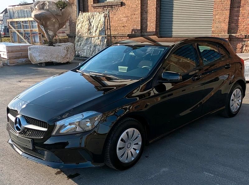 Gebraucht Mercedes A160 102 PS (75 kW) 2016 Schwarz Kleinwagen