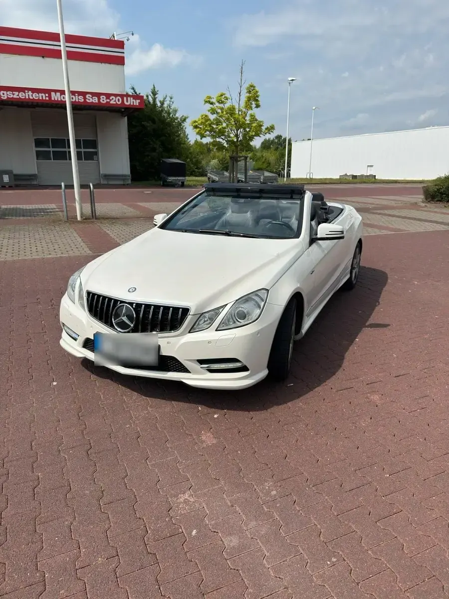 Gebraucht Mercedes E250 204 PS (150 kW) 2012 Weiß Cabrio