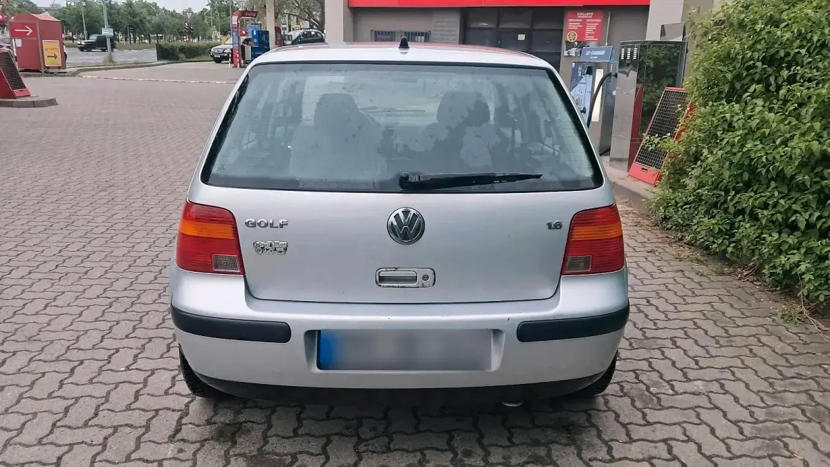 Gebraucht VW Golf IV 100 PS (73 kW) 2003 Silber Kleinwagen