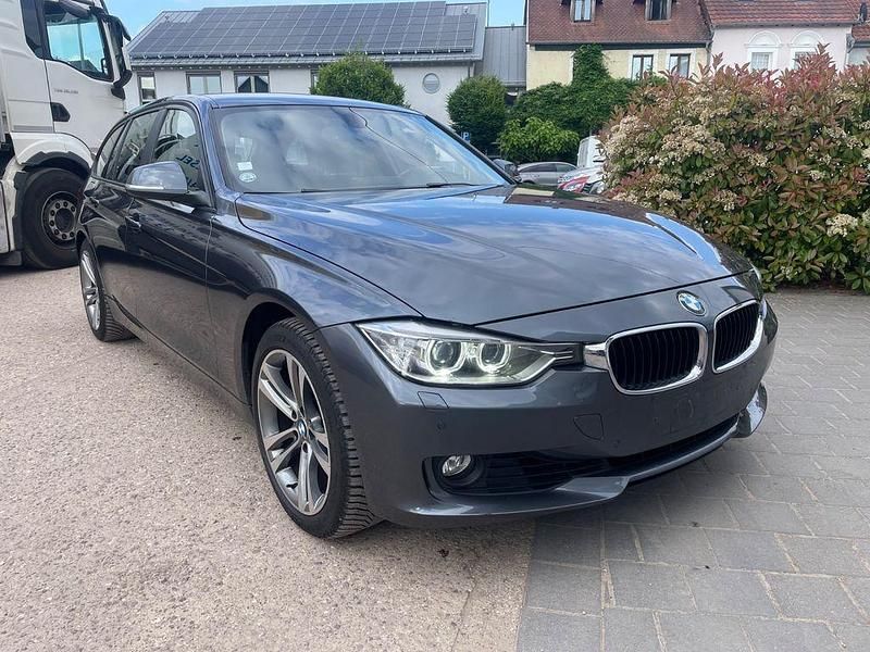 Grau Gebraucht 2013 BMW 328 Sport Line Kombi | 9.999 € (Guter Preis) - Bild 1/4