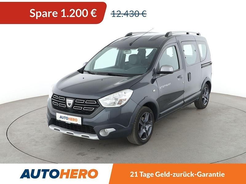 Grau Gebraucht 2017 Dacia Dokker Celebration Van | 11.230 € (Fairer Preis) - Bild 1/3