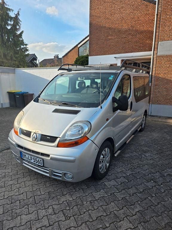 Gebraucht Renault Trafic 135 PS (99 kW) 2006 Silber Van / Kleinbus