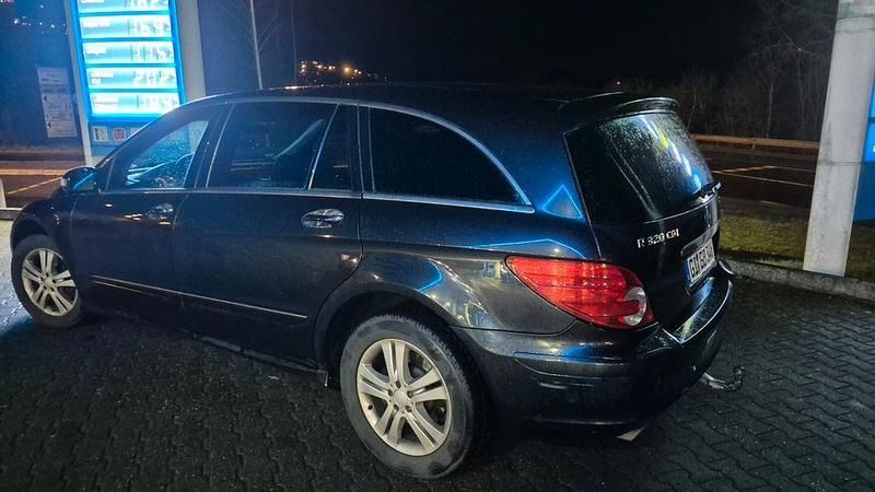 Schwarz Gebraucht 2007 Mercedes R320 Van / Kleinbus | 6.500 € (Etwas zu teuer) - Bild 1/4