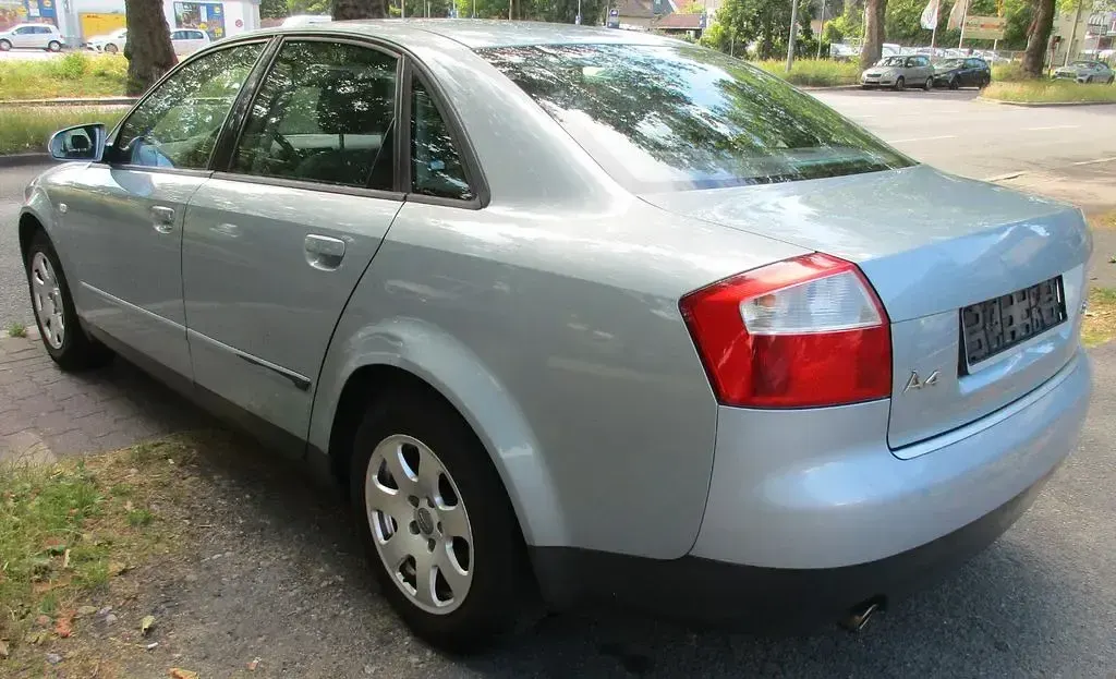 Gebraucht Audi A4 131 PS (96 kW) 2001 Grau Limousine