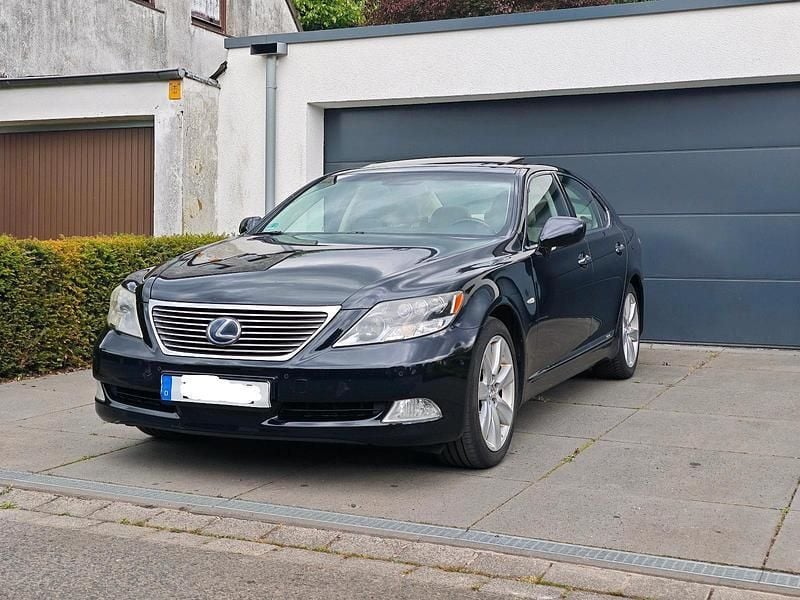 Schwarz Gebraucht 2009 Lexus LS600h Limousine | 10.790 € - Bild 1/4