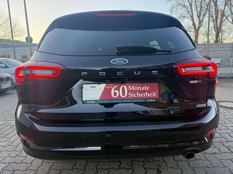 Gebraucht Ford Focus Titanium 125 PS (91 kW) 2022 Schwarz Kombi