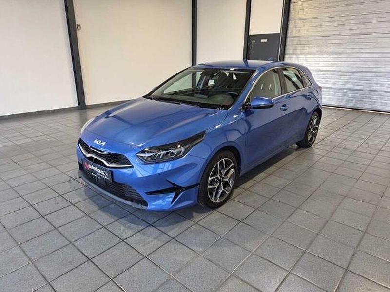 Gebraucht Kia Ceed Spirit 160 PS (117 kW) 2022 Blau Kleinwagen