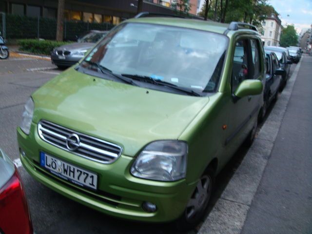 Second-hand Opel Agila 75 CP (55 kW) 2002 Verde Hatchback