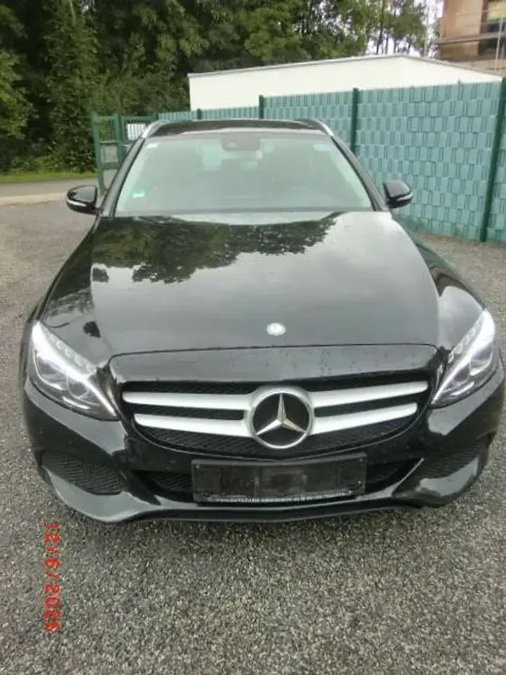 Gebraucht Mercedes C220 170 PS (125 kW) 2015 Schwarz  unilack Kombi