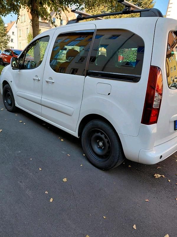 Weiß Gebraucht 2018 Citroën Berlingo Van / Kleinbus | 13.500 € - Bild 1/4