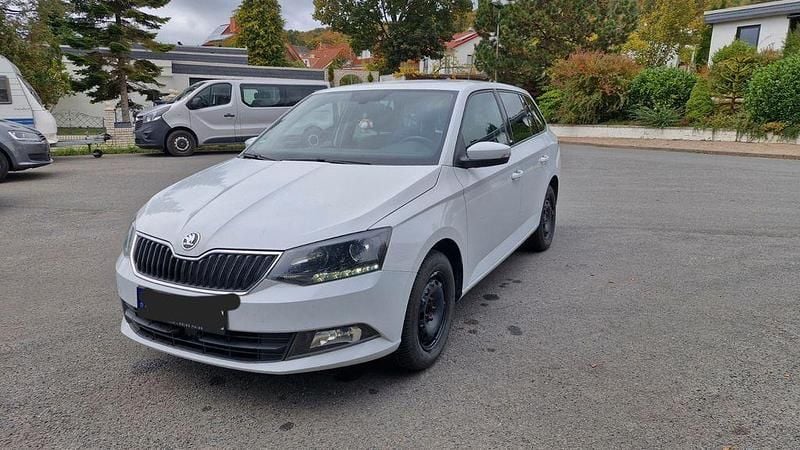 Weiß Gebraucht 2015 Skoda Fabia Kombi | 7.500 € (Guter Preis) - Bild 1/4