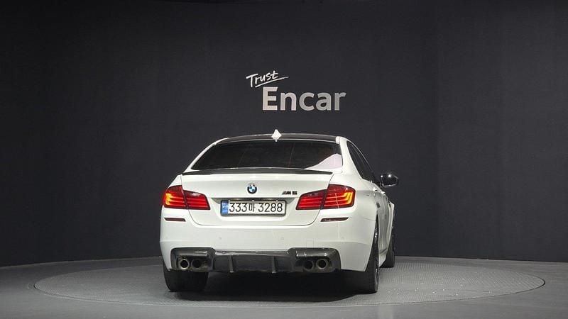 Gebraucht BMW M5 Performance 560 PS (411 kW) 2015 Weiß Limousine