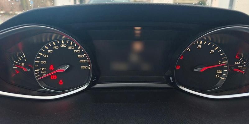 Gebraucht Peugeot 308 Allure 150 PS (110 kW) 2017 Schwarz Kombi