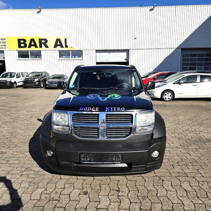 Schwarz Gebraucht 2008 Dodge Nitro SUV | 3.750 € - Bild 1/4