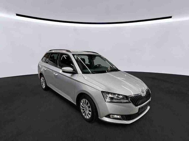 Gebraucht Skoda Fabia Ambition 95 PS (69 kW) 2022 Brilliantsilber metallic Kleinwagen