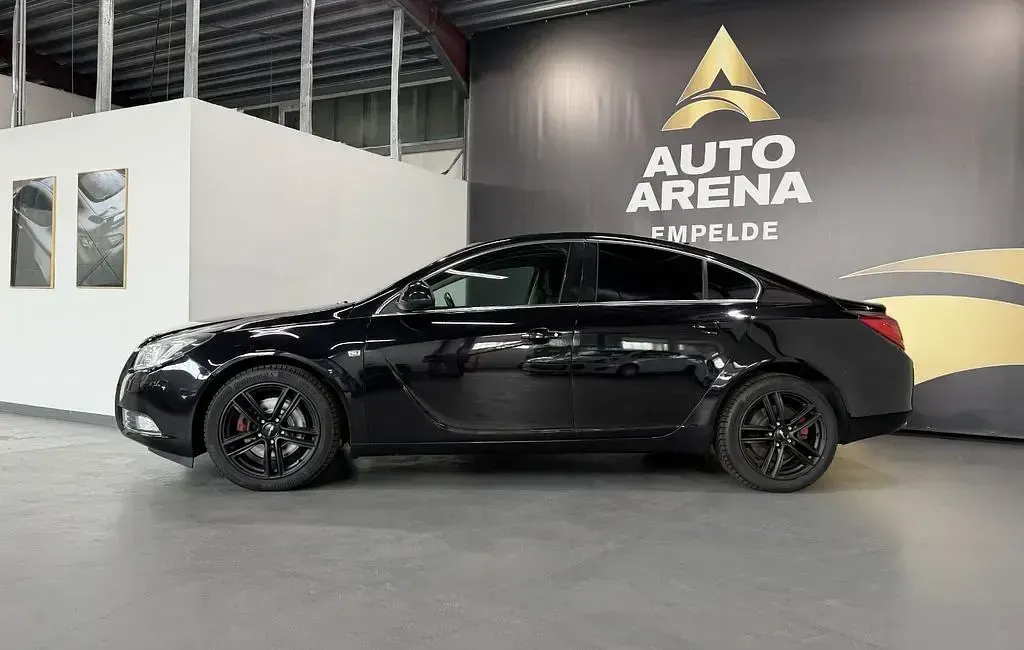 Gebraucht Opel Insignia Sport 220 PS (161 kW) 2010 Schwarz Limousine