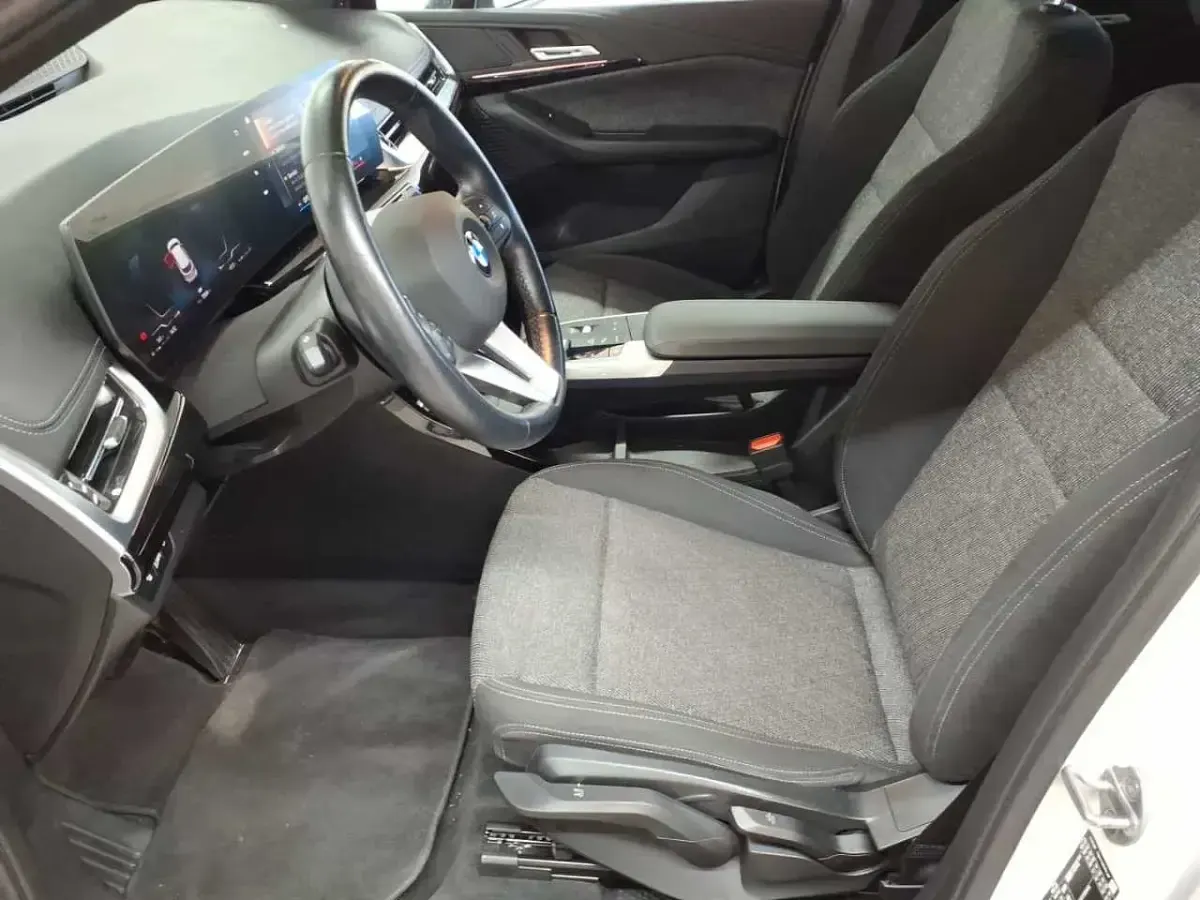 Gebraucht BMW 218 Active Tourer Performance 150 PS (110 kW) 2023 Alpinweiß Van / Kleinbus