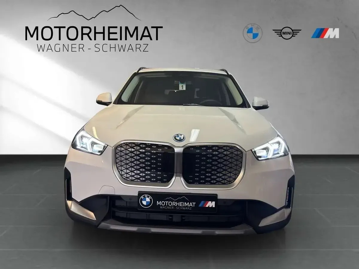 Nowe BMW iX1 Performance 230 kW (313 KM) 2026 Biały SUV
