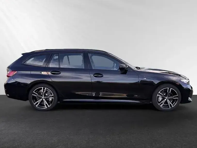 Gebraucht BMW 330 Efficient Dynamics 245 PS (180 kW) 2024 Saphirschwarz Kombi