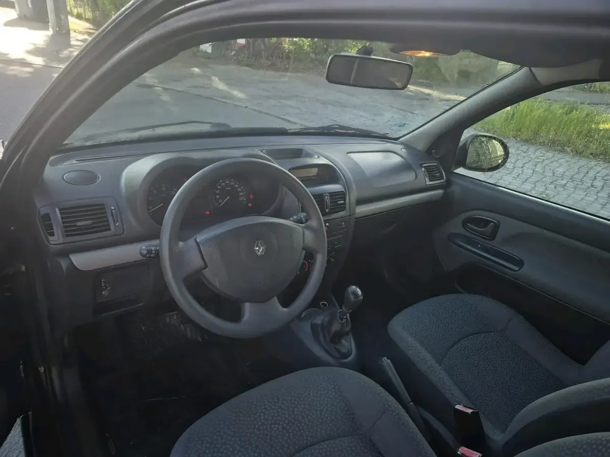 Używany Renault Clio II 2011 Hatchback
