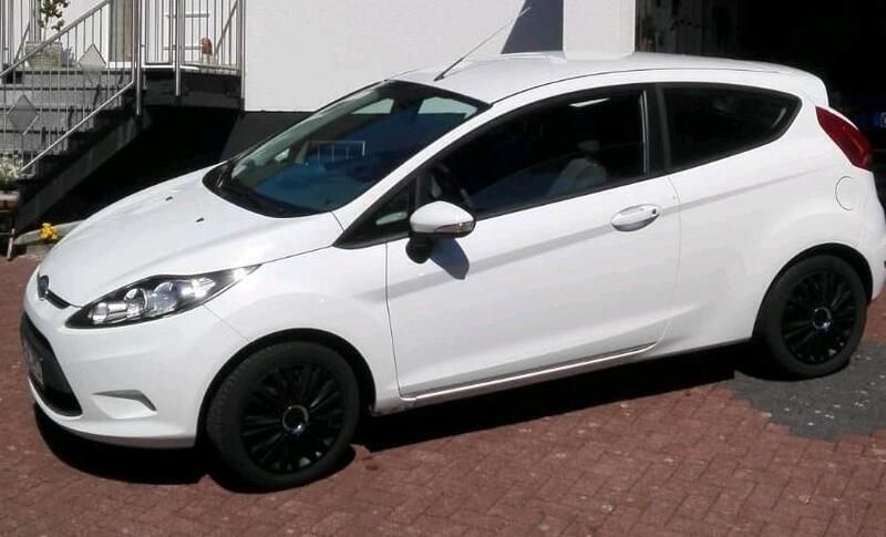 Weiß Gebraucht 2009 Ford Fiesta Ambiente Kleinwagen | 3.850 € (Teuer) - Bild 1/1