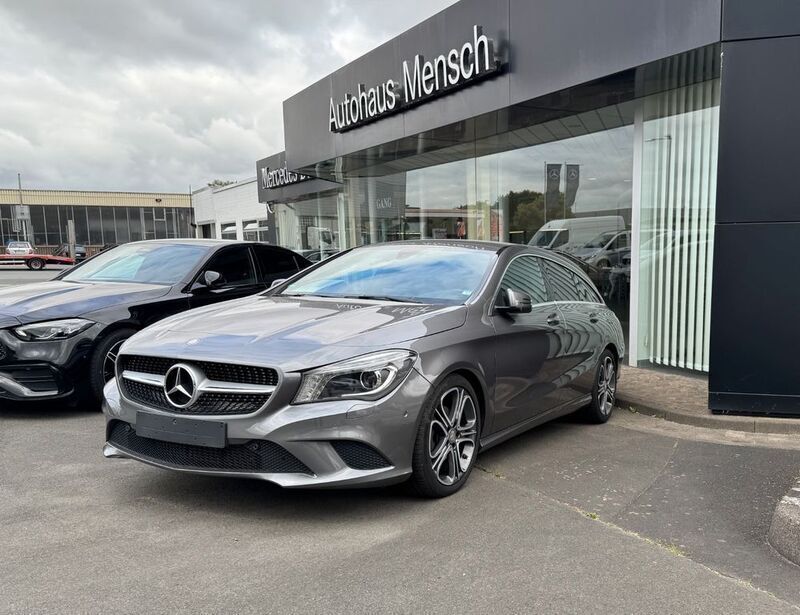 Grau Gebraucht 2015 Mercedes CLA180 Shooting Brake Kombi | 17.390 € (Guter Preis) - Bild 1/4