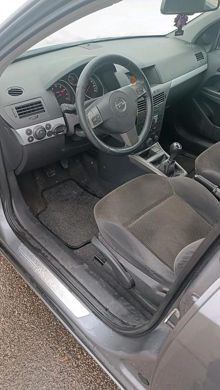 Gebraucht Opel Astra 140 PS (102 kW) 2005 Kombi