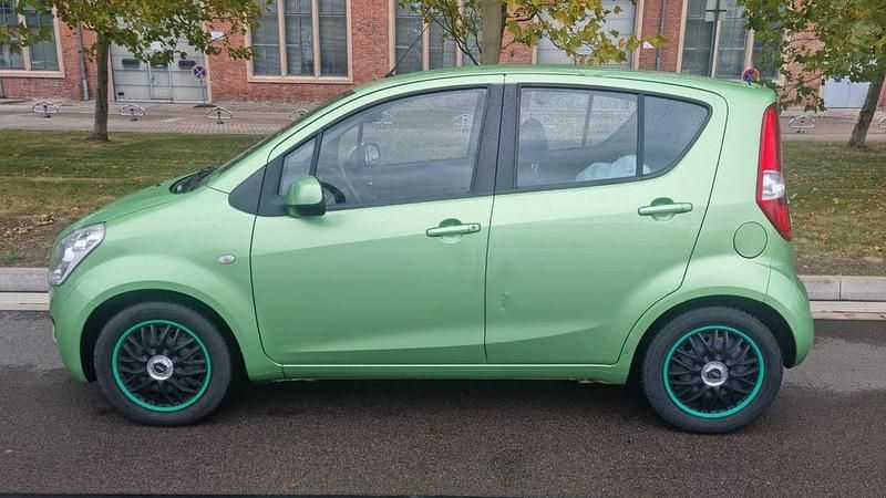 Gebraucht Suzuki Splash Basic 65 PS (47 kW) 2008 Grün Kleinwagen