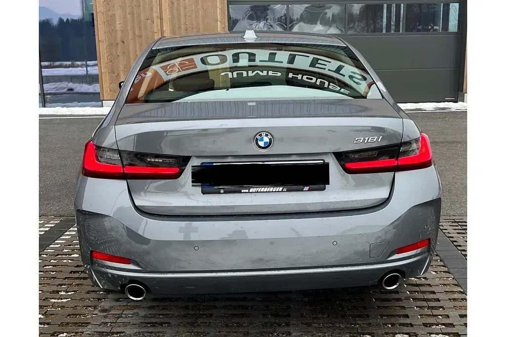 Gebraucht BMW 318 Shadowline 156 PS (114 kW) 2023 Silber Limousine