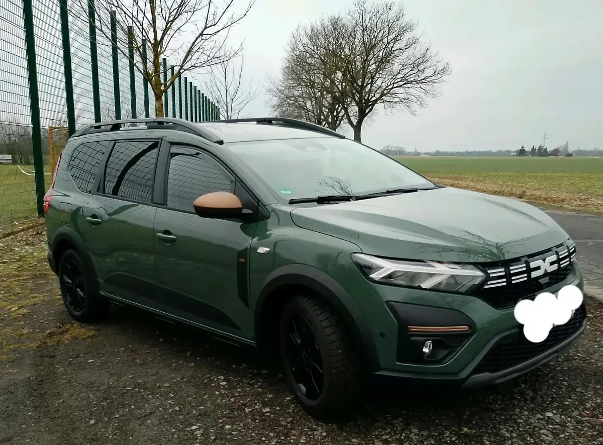 Gebraucht Dacia Jogger Extreme 110 PS (80 kW) 2024 Grün Van / Kleinbus