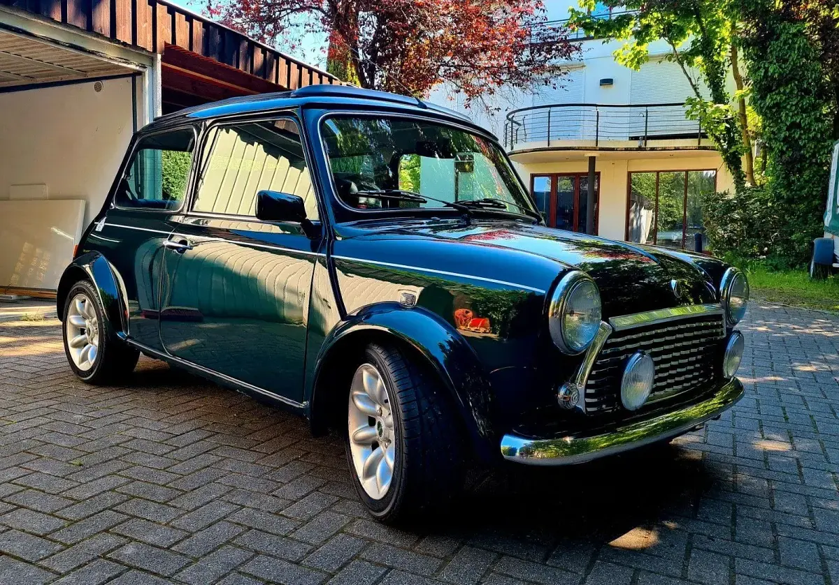 Usado Mini 1300 63 HP (46 kW) 2000 Verde Citadino