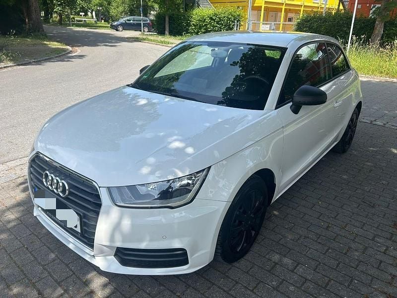 Weiß Gebraucht 2017 Audi A1 Kleinwagen | 9.200 € (Guter Preis) - Bild 1/4
