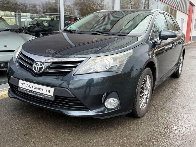 Gebraucht Toyota Avensis Life 147 PS (108 kW) 2012 Kombi