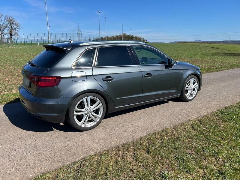 Gebraucht Audi A3 S-Line 140 PS (102 kW) 2014 Grau Kombi
