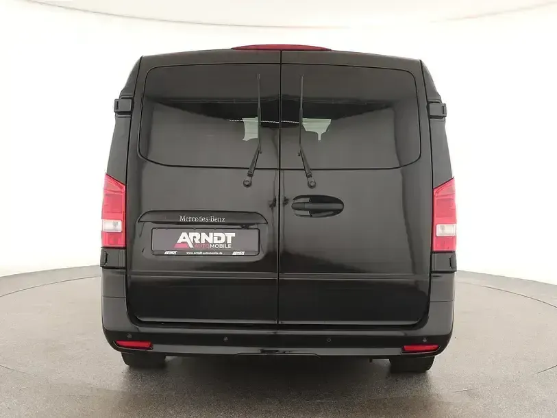Gebraucht Mercedes Vito 190 PS (139 kW) 2024 Obsidianschwarz Van