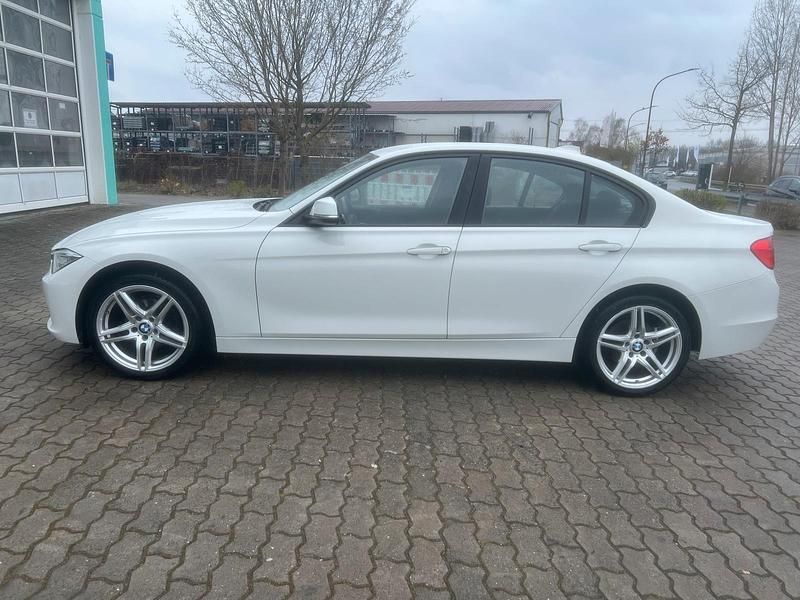 Gebraucht BMW 316 136 PS (100 kW) 2013 Weiß Limousine