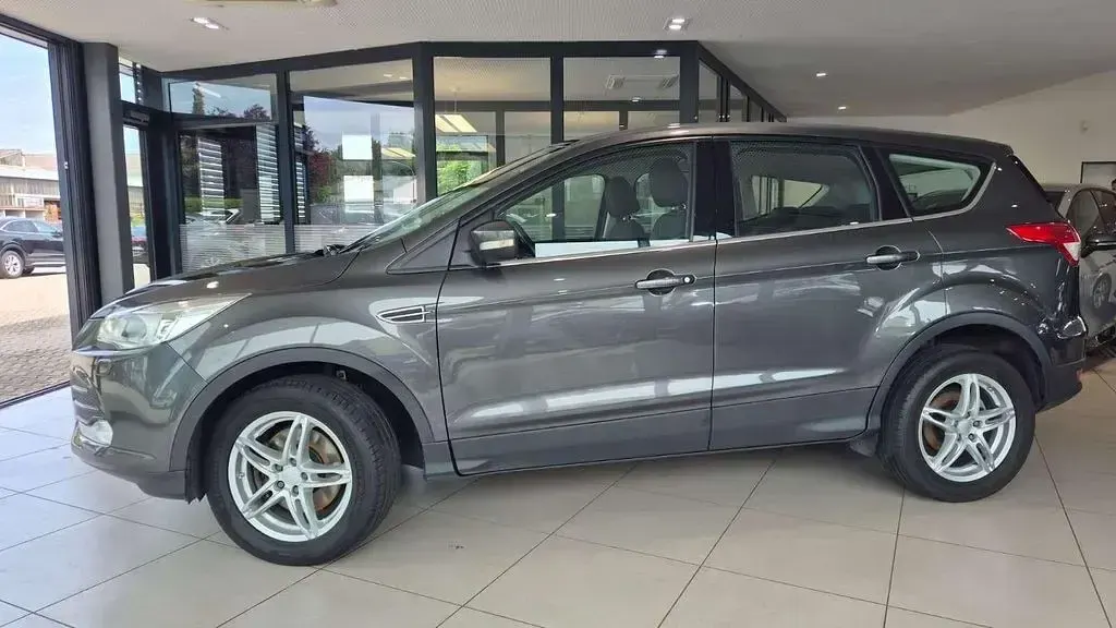 Gebraucht Ford Kuga 150 PS (110 kW) 2016 Grau SUV