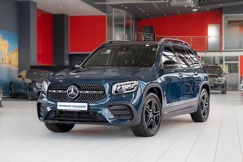 Blau Gebraucht 2022 Mercedes GLB200 AMG line SUV | 36.980 € (Fairer Preis) - Bild 1/4