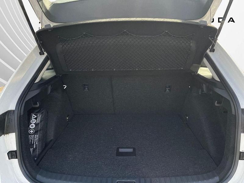 Gebraucht Skoda Scala Essence 95 PS (69 kW) 2025 Candyweiß Kleinwagen