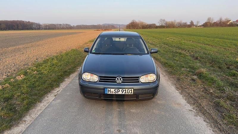 Gebraucht VW Golf IV Pacific 101 PS (74 kW) 2003 Blau Limousine