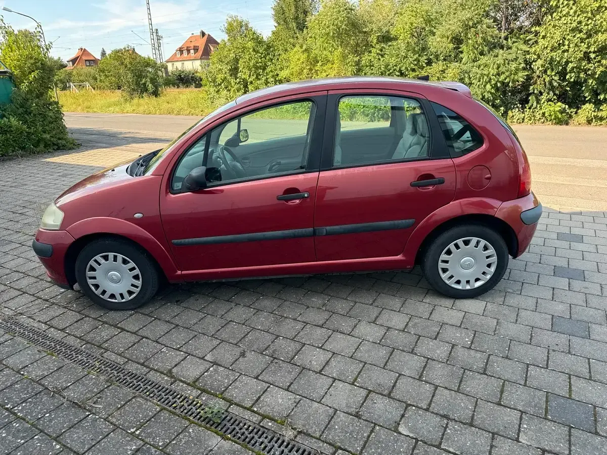 Used Citroën C3 75 HP (55 kW) 2002 Red Hatchback