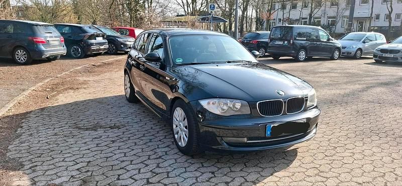 Gebraucht BMW 116 122 PS (89 kW) 2008 Schwarz Kleinwagen