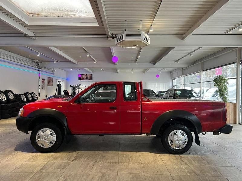 Gebraucht Nissan Navara 133 PS (97 kW) 2003 Rot Pickup