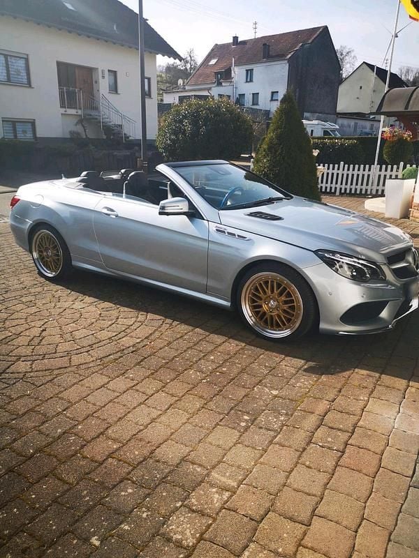 Gebraucht Mercedes E220 AMG 170 PS (125 kW) 2017 Grau Cabrio