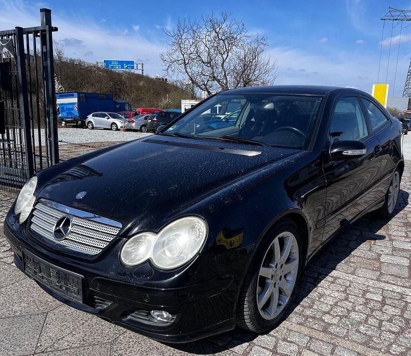Gebraucht Mercedes C180 143 PS (105 kW) 2005 Schwarz