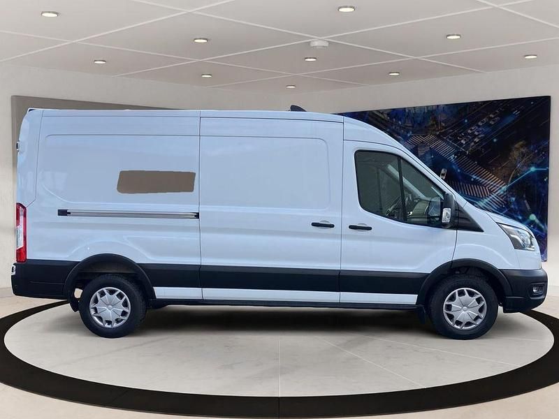 Gebraucht Ford Transit Trend 170 PS (125 kW) 2023 Weiß Limousine